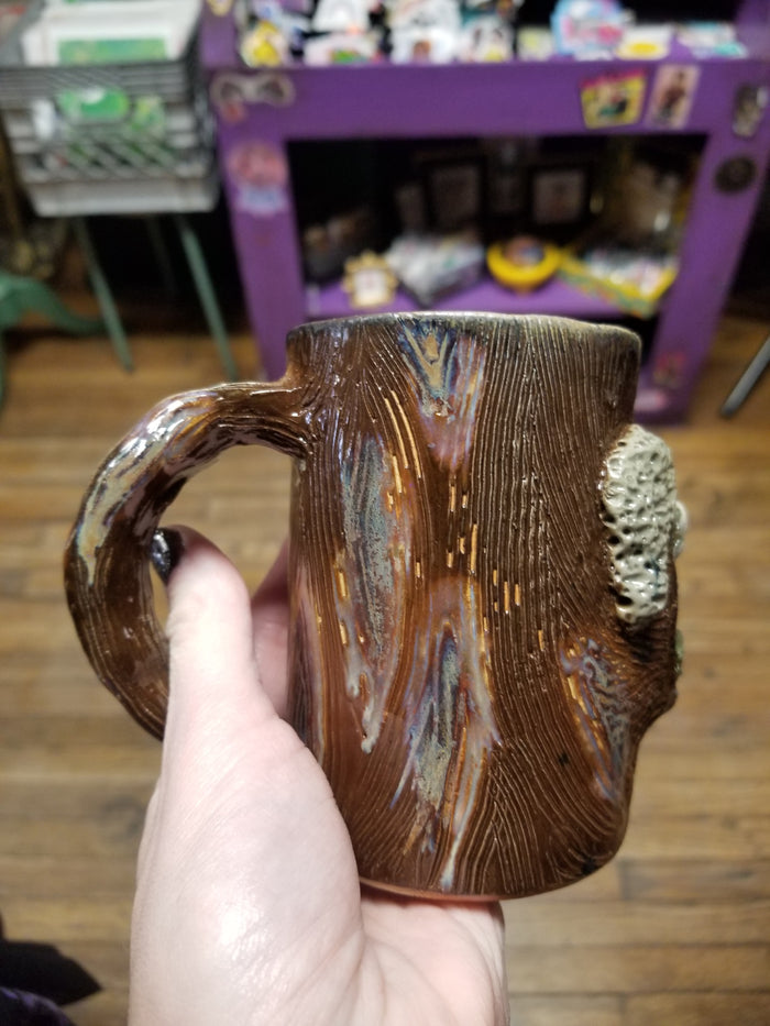 Beeb in Moss MUG