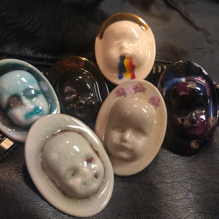 Ceramic Beeb Head PIN / BROOCH