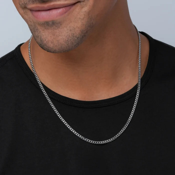 Silver / 22" || Man wearing Silver Simple Chain Necklace with a black shirt