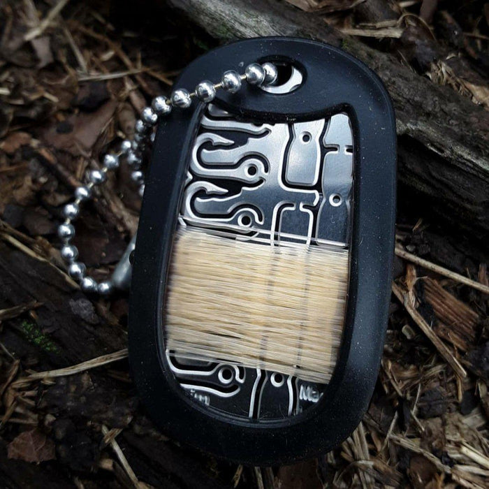Wear a Mini Emergency Fishing Kit Around your Neck: The Mini Hook Fishing Necklace