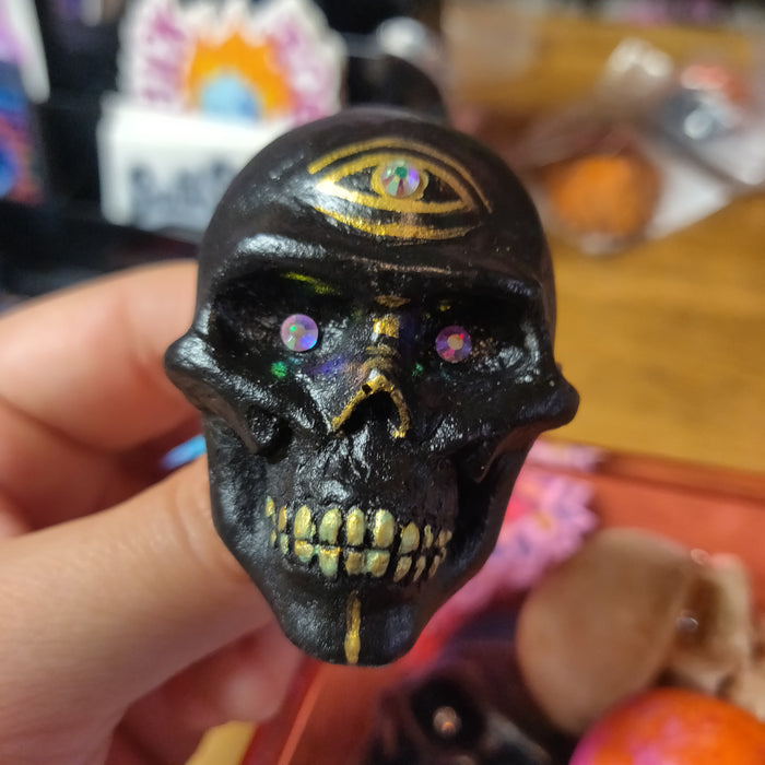 Skeleton Skull Hand-Sculpted Lapel PiNS / BROOCH