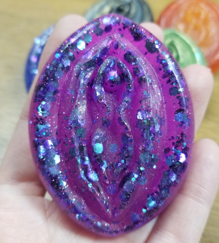 Vulva BROOCH / LARGE PiN by VULVAR Productions